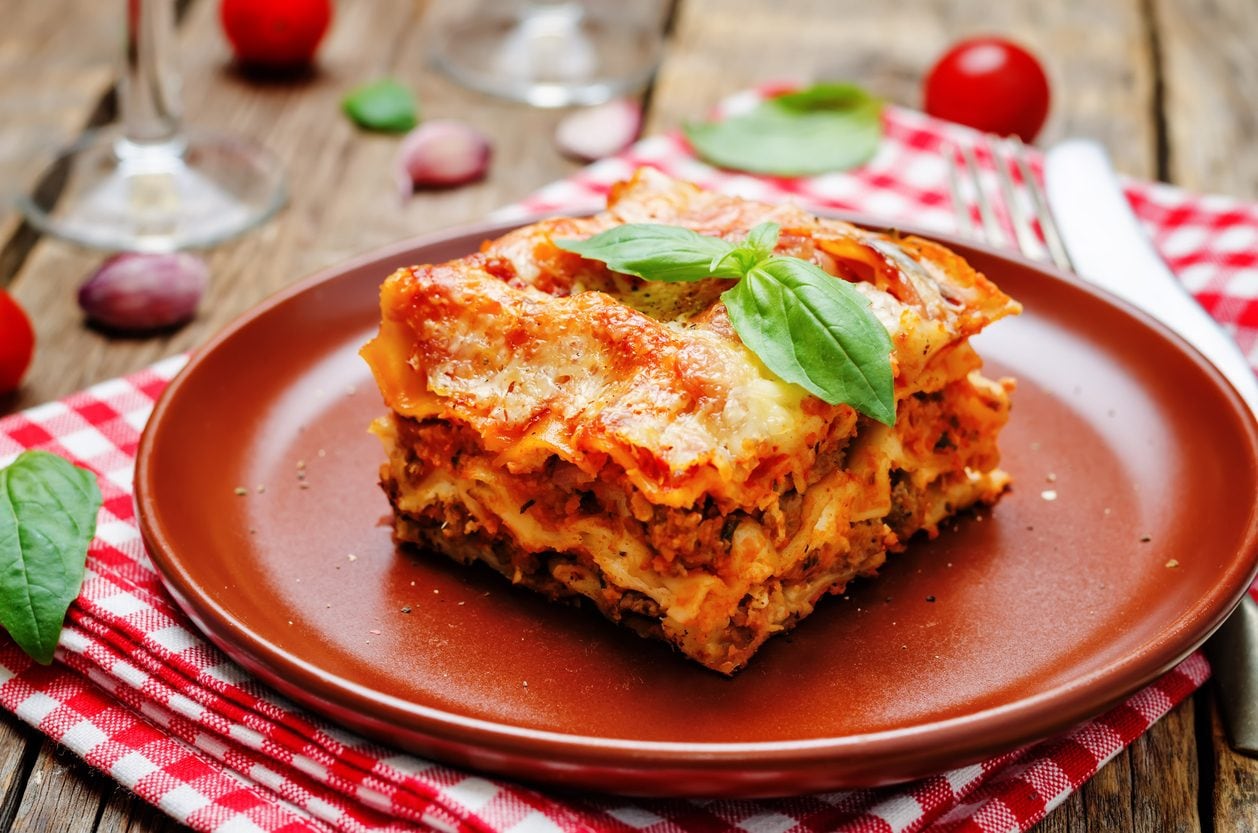 Dalla tacos lasagna alla lasagna burger: le"reinterpretazioni" più strane di un piatto che amiamo