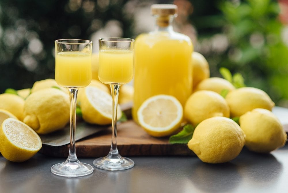Che cosa c'è dietro l'incredibile popolarità del limoncello