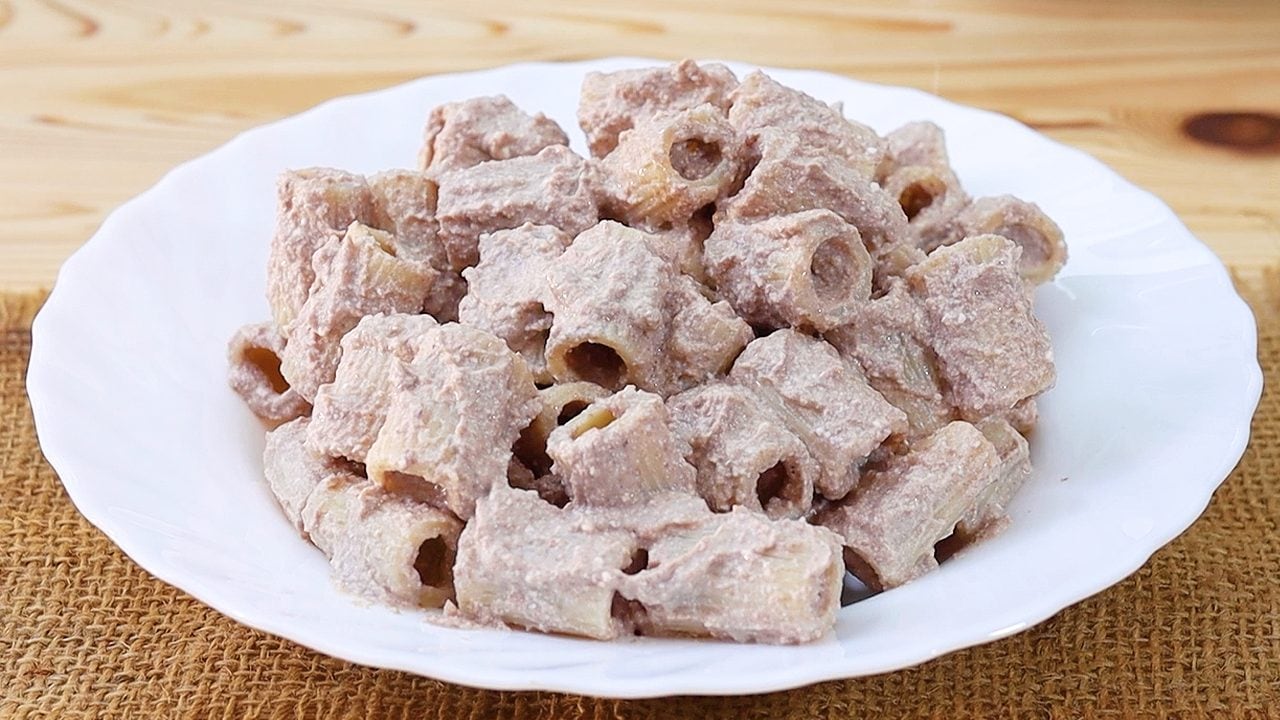 Pasta con pâté di olive