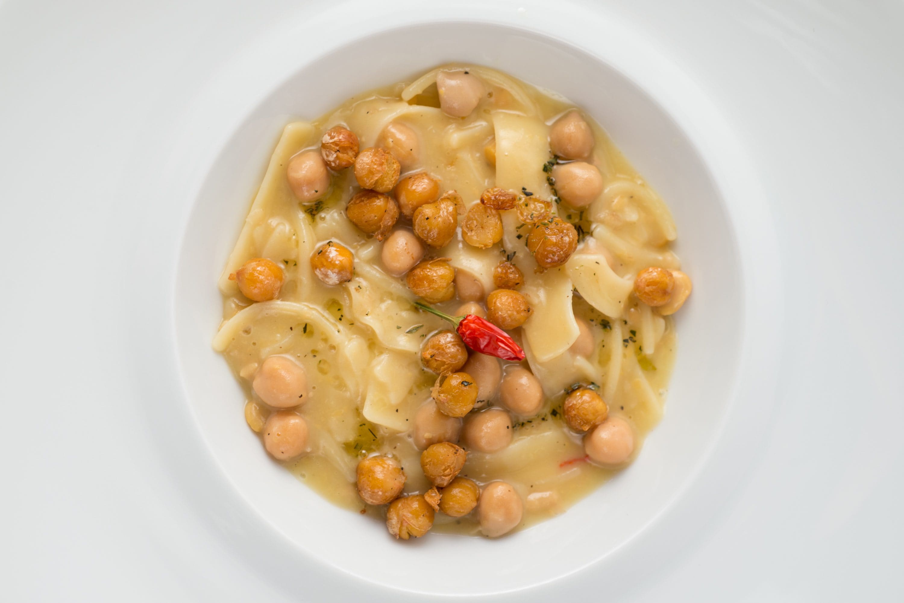 Da piatto povero a icona gourmet: Peppe Guida racconta la pasta mista e l’ingegno napoletano