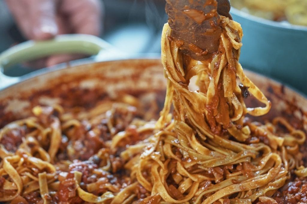Perché nel ragù bolognese si aggiunge il latte