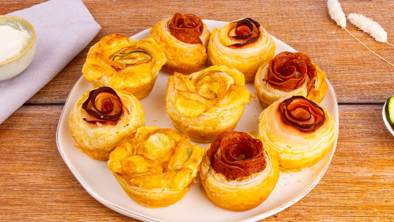 Rose di pasta sfoglia: la ricetta dell'antipasto facile e gustoso