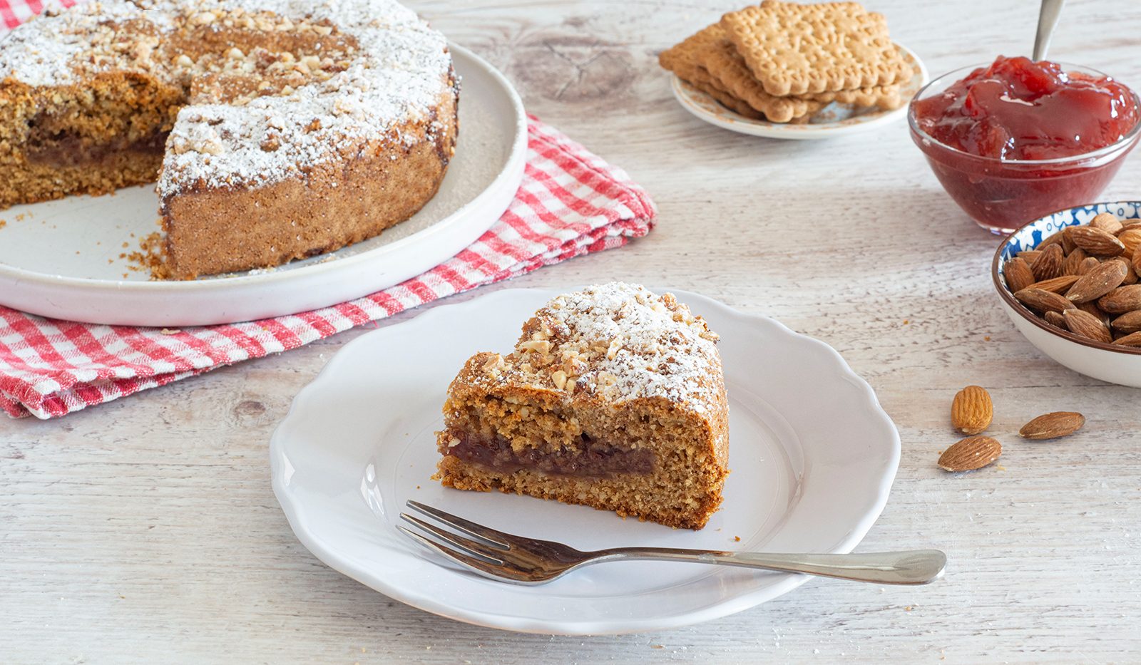 Torta con avanzi di biscotti: la ricetta del dolce di riciclo veloce e goloso