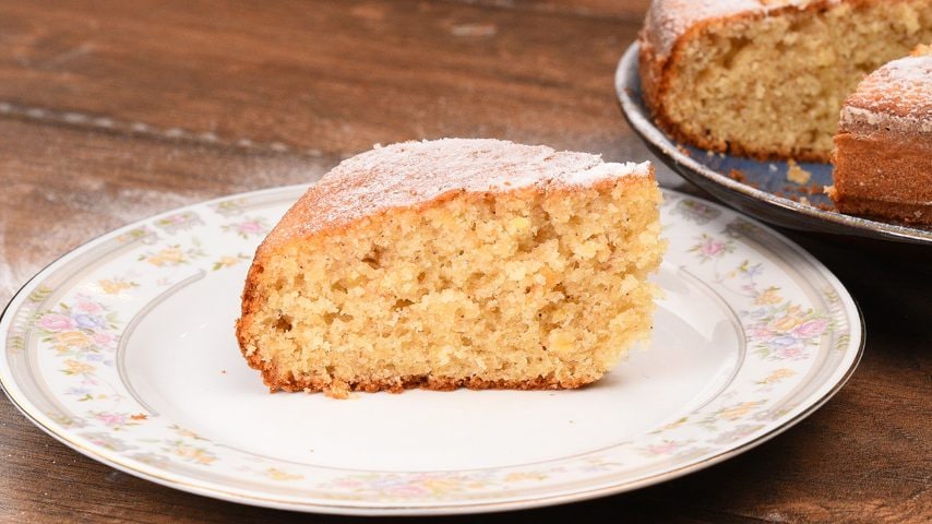 Torta di mele frullate: la ricetta del dolce sofficissimo e veloce