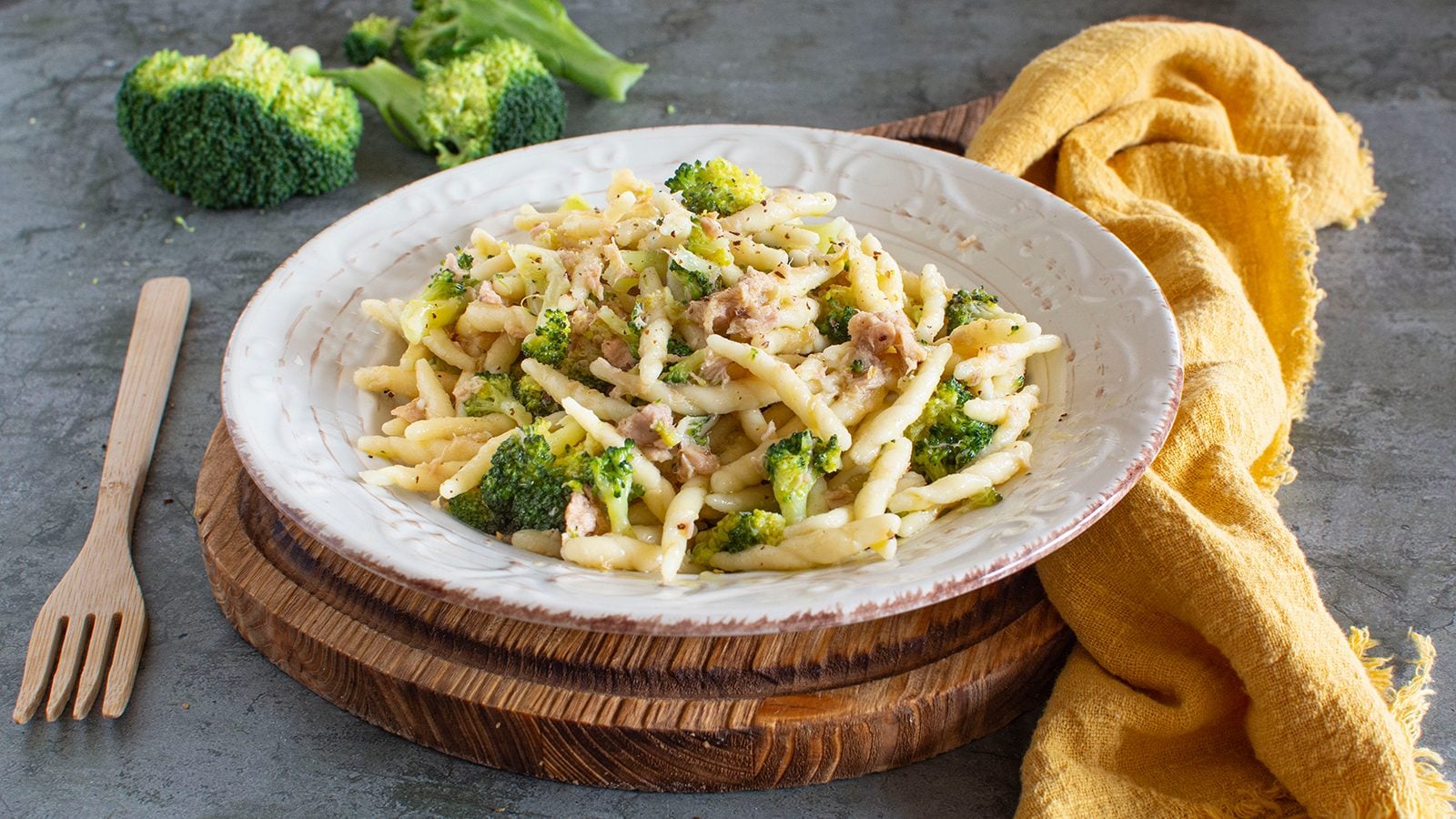 Trofie broccoli e tonno: la ricetta del primo piatto veloce e saporito