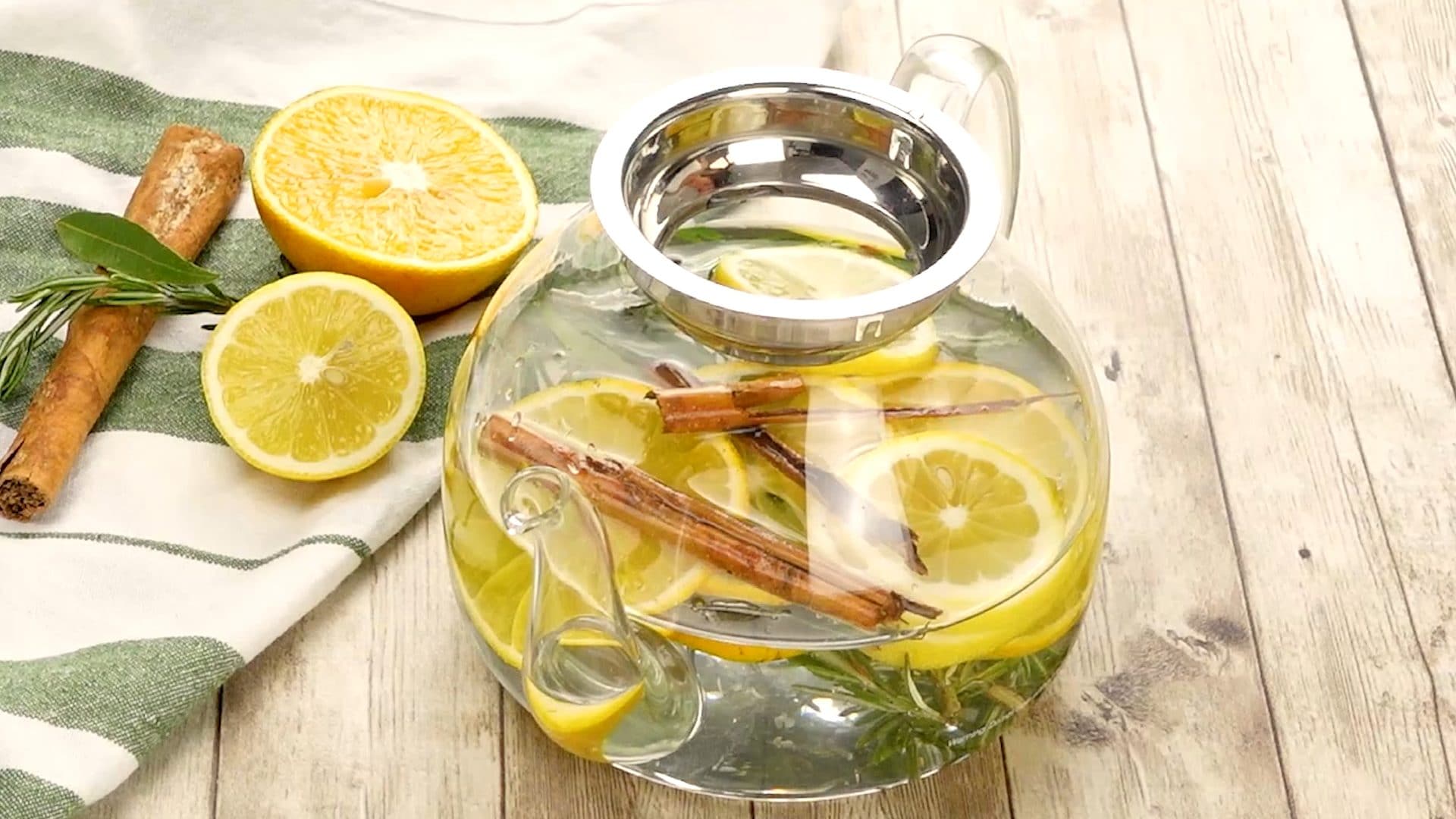 2 tisane antinfiammatorie e sgonfianti, facili da preparare a casa