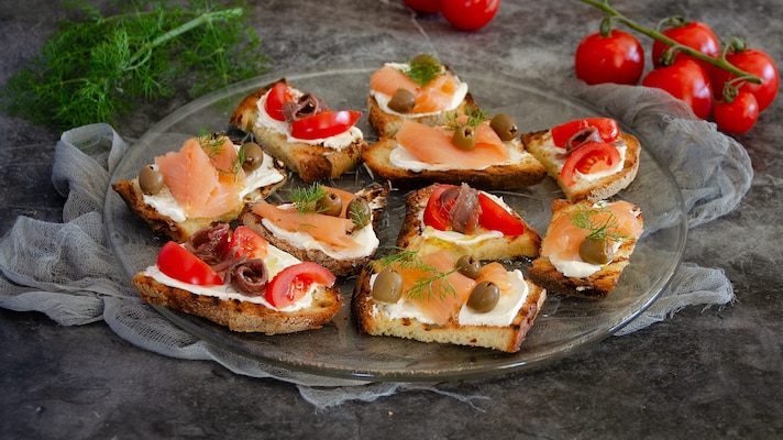 Crostini al salmone