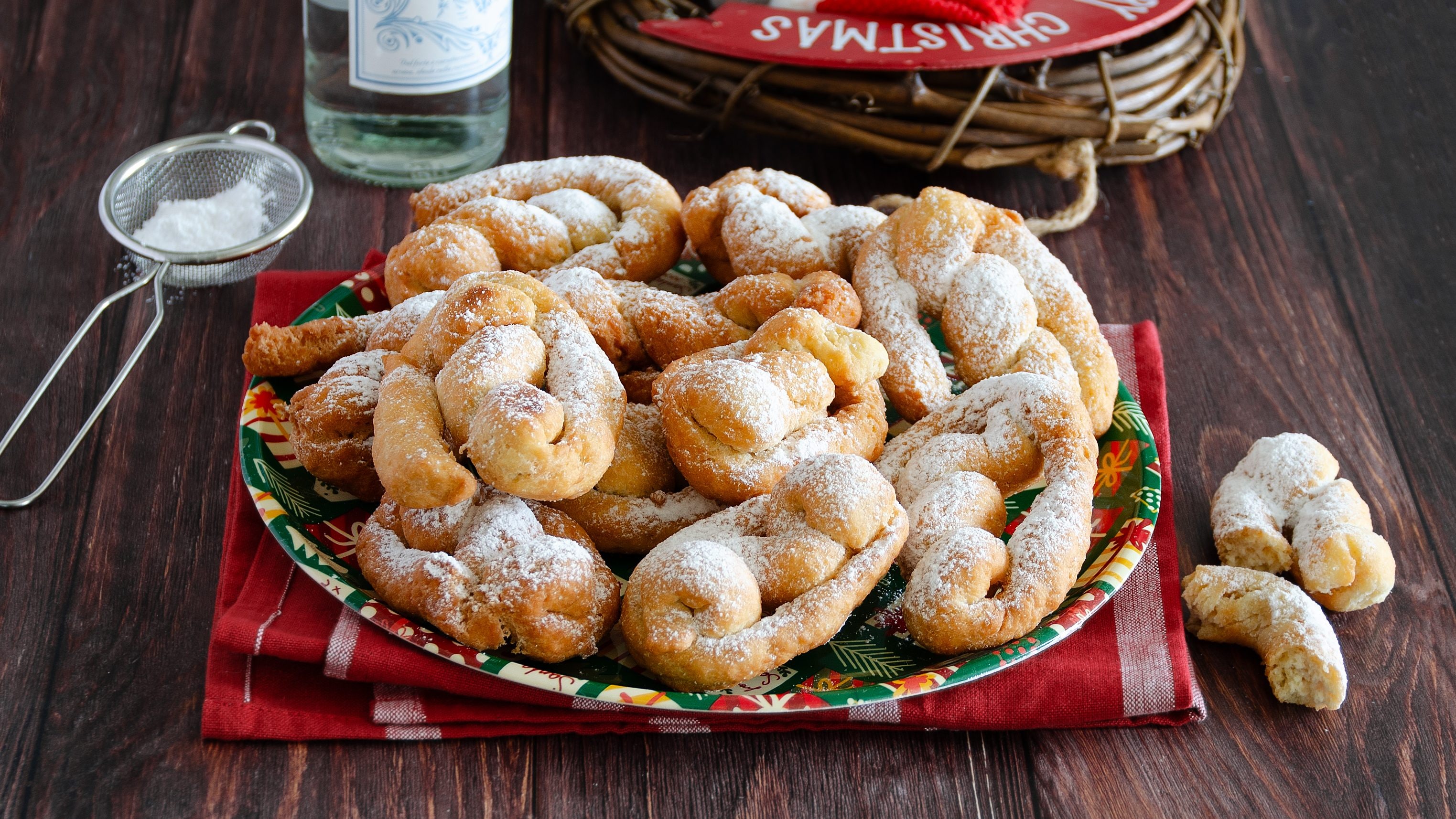 Nacatole calabresi: la ricetta originale dei dolcetti fritti natalizi