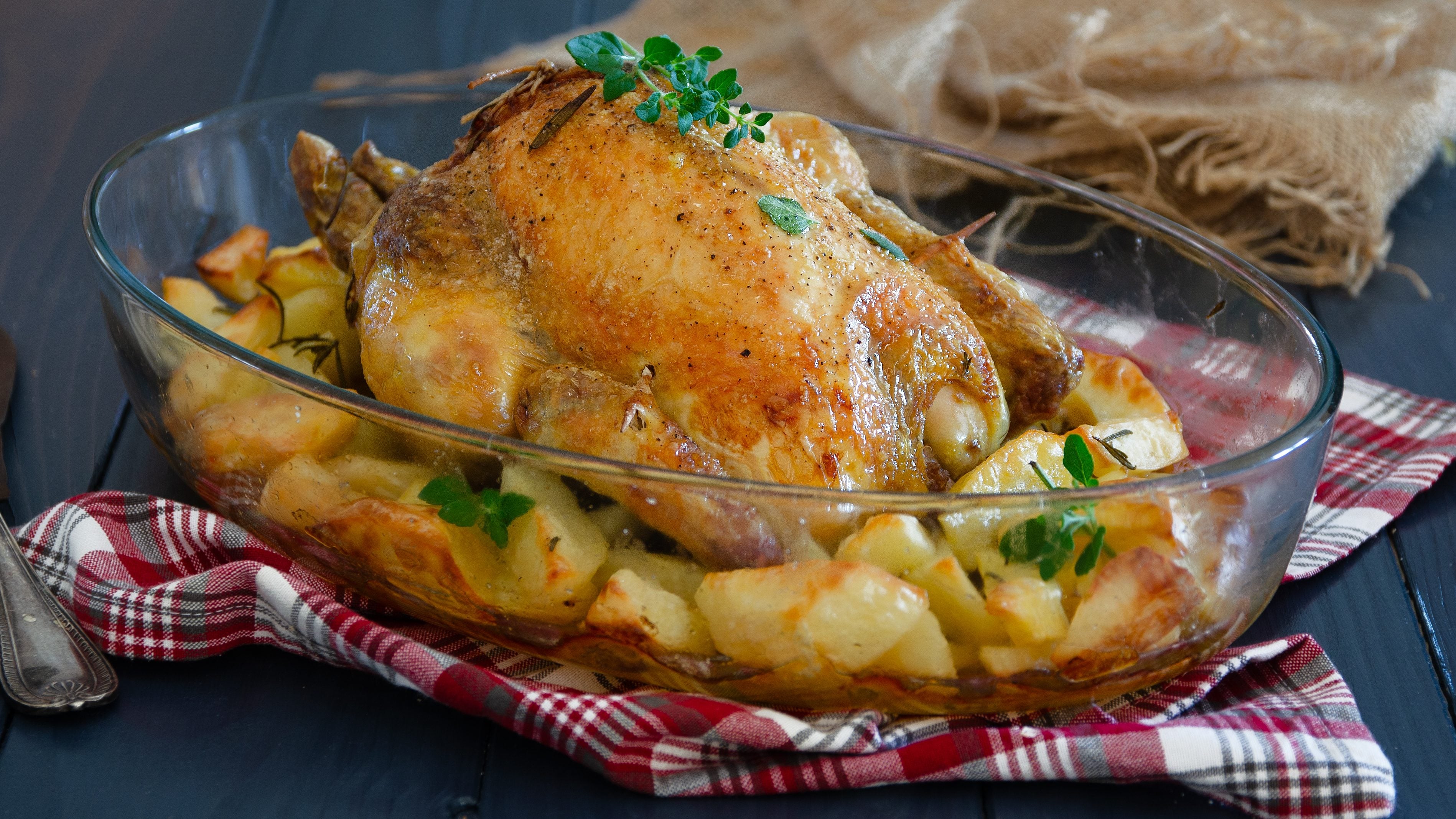 Pollo ripieno: la ricetta del secondo di festa gustoso e saporito