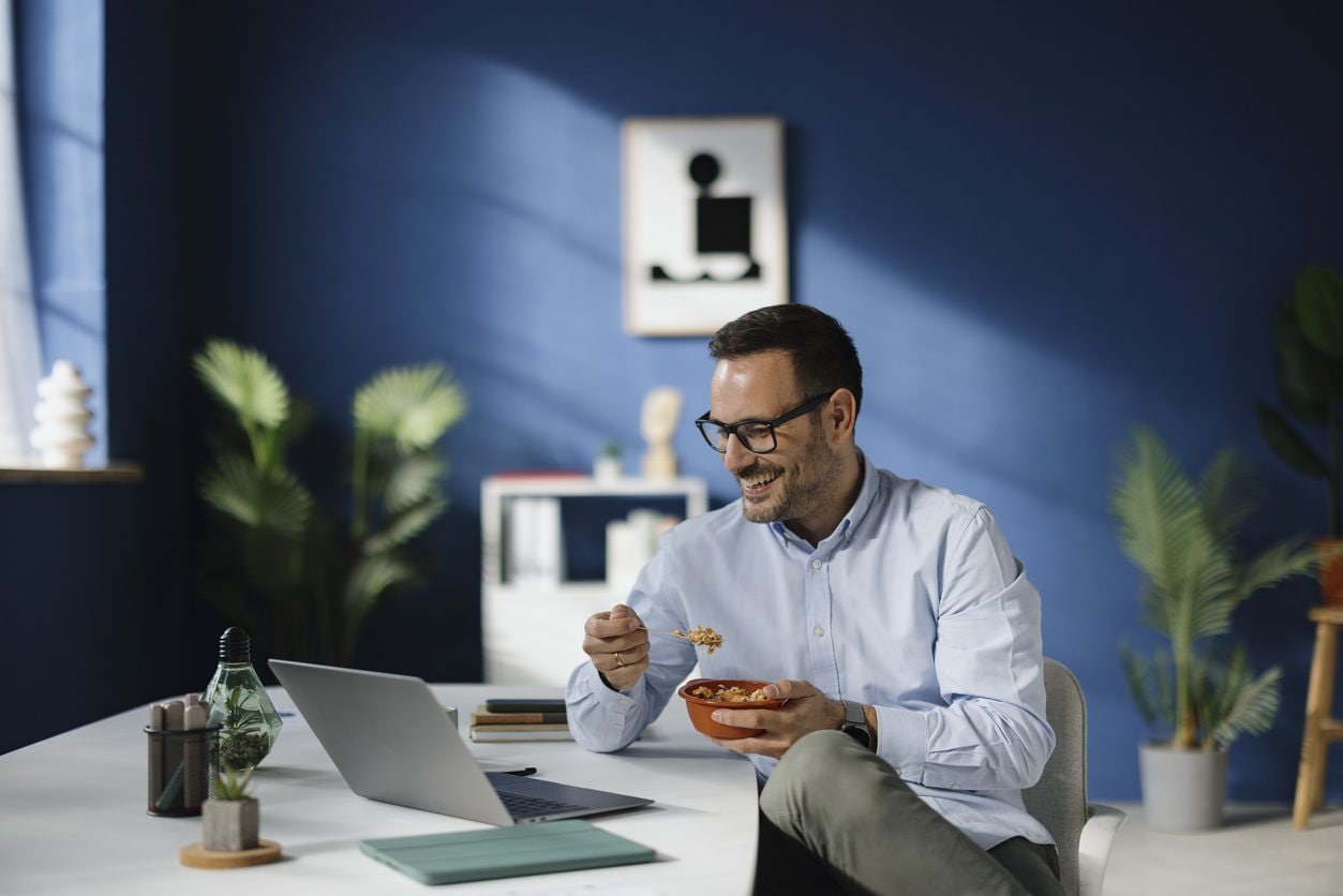 Viva la schiscetta: con il pranzo da casa risparmi oltre 3000 euro l’anno, quasi due stipendi