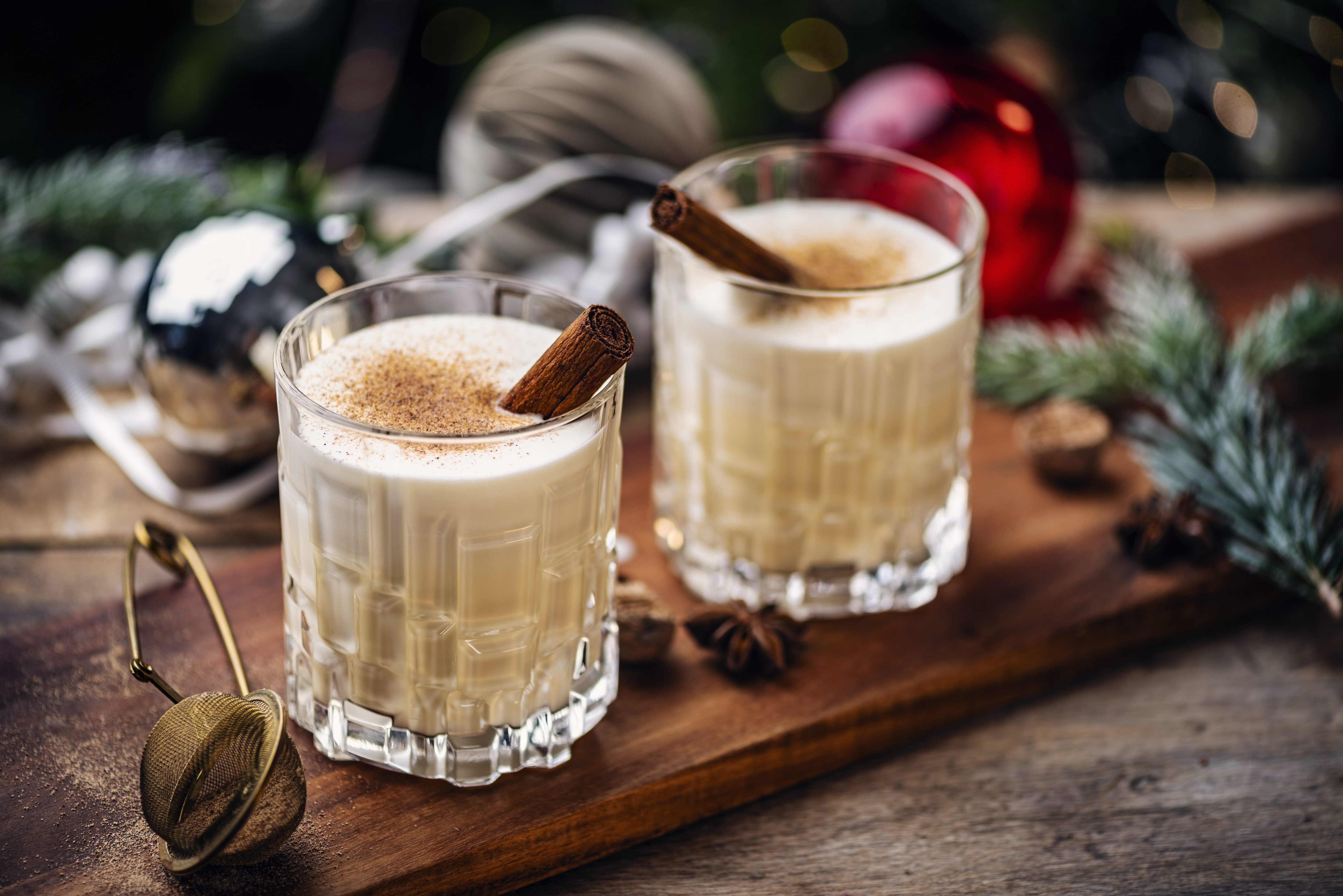 Alla scoperta dell'eggnog: la bevanda natalizia più famosa degli Stati Uniti 