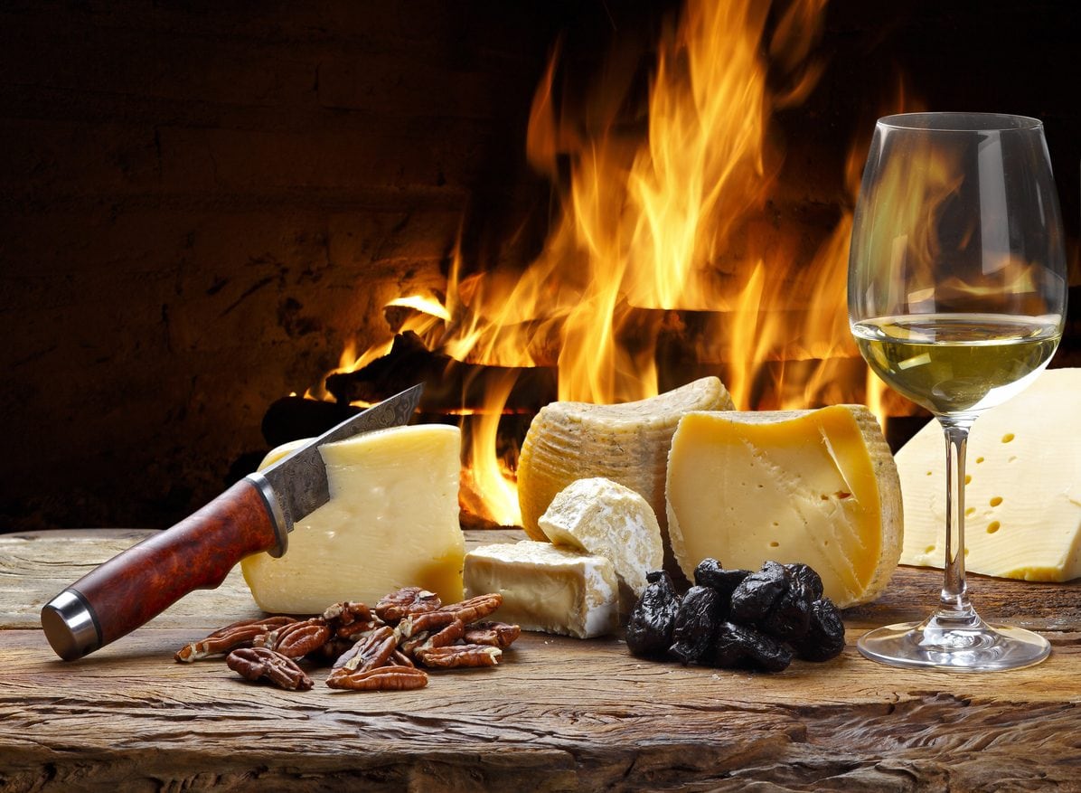 Vino e formaggi: scopri gli abbinamenti ideali per l’inverno
