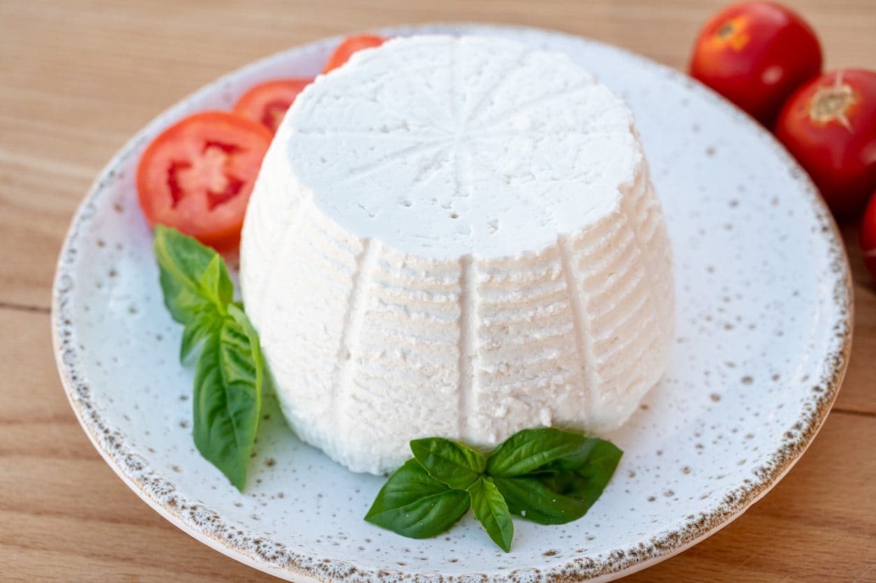 Perché a Napoli la parola “ricottaro” non è un complimento (e cosa c’entra la ricotta)