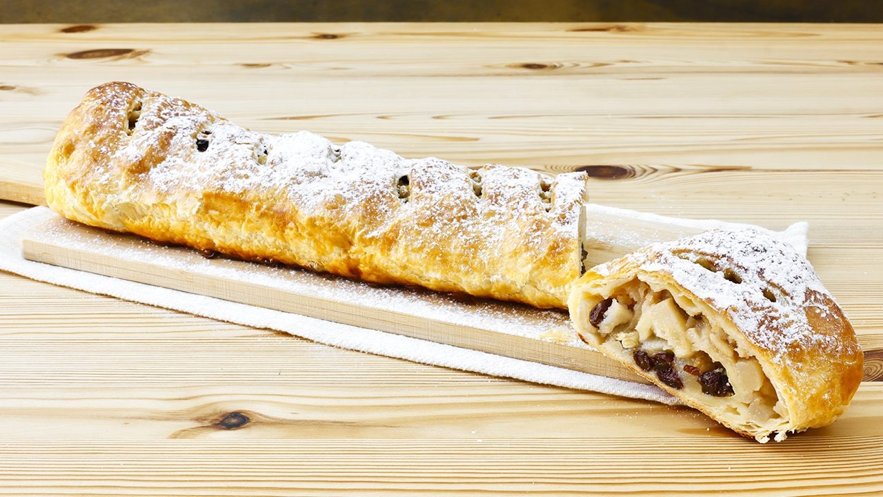 Strudel di pere: la ricetta del dolce veloce con delizioso ripieno