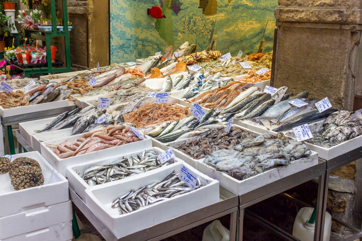 Pesce economico: come scegliere i tagli più convenienti e come usarli in cucina
