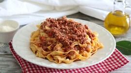 tagliatelle-alla-bolognese-di-cannavacciuolo