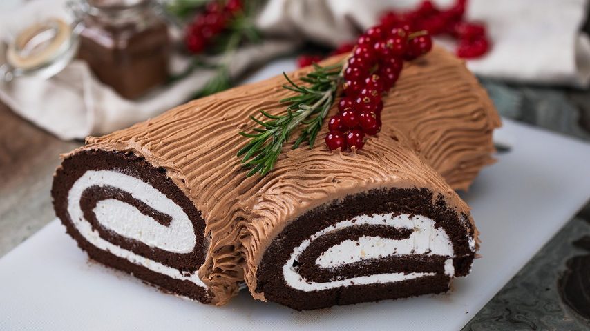 Tronchetto di Natale: la ricetta del dolce delle feste goloso e scenografico