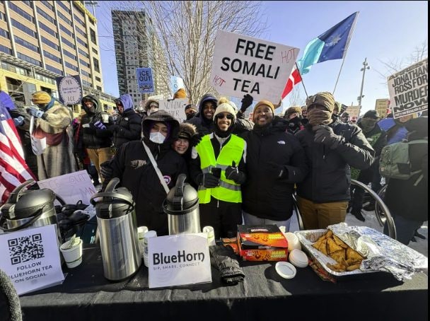 Il cibo come simbolo di resistenza contro l'ICE: gli immigrati del Midwest alzano la voce