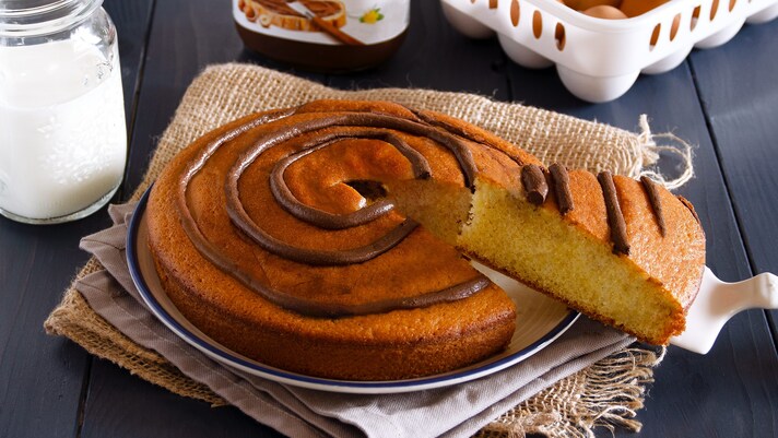 Torta girella alla crema di nocciole