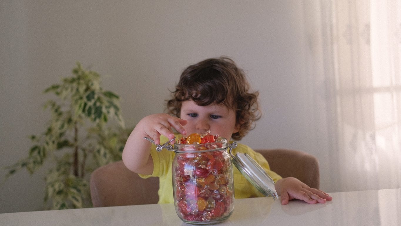 Alimenti ultraprocessati nei bambini: cosa sono e come limitarli