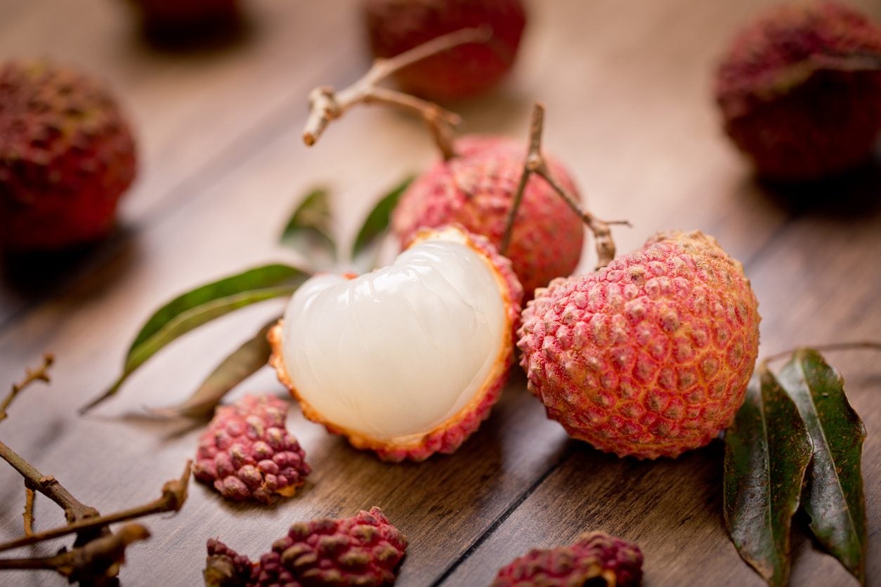 Litchis: benefici e controindicazioni delle pepite zuccherine che arrivano dalla Cina