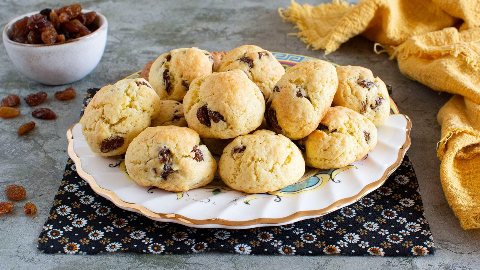 Biscotti con uvetta: la ricetta dei biscotti morbidi, pronti in poco tempo