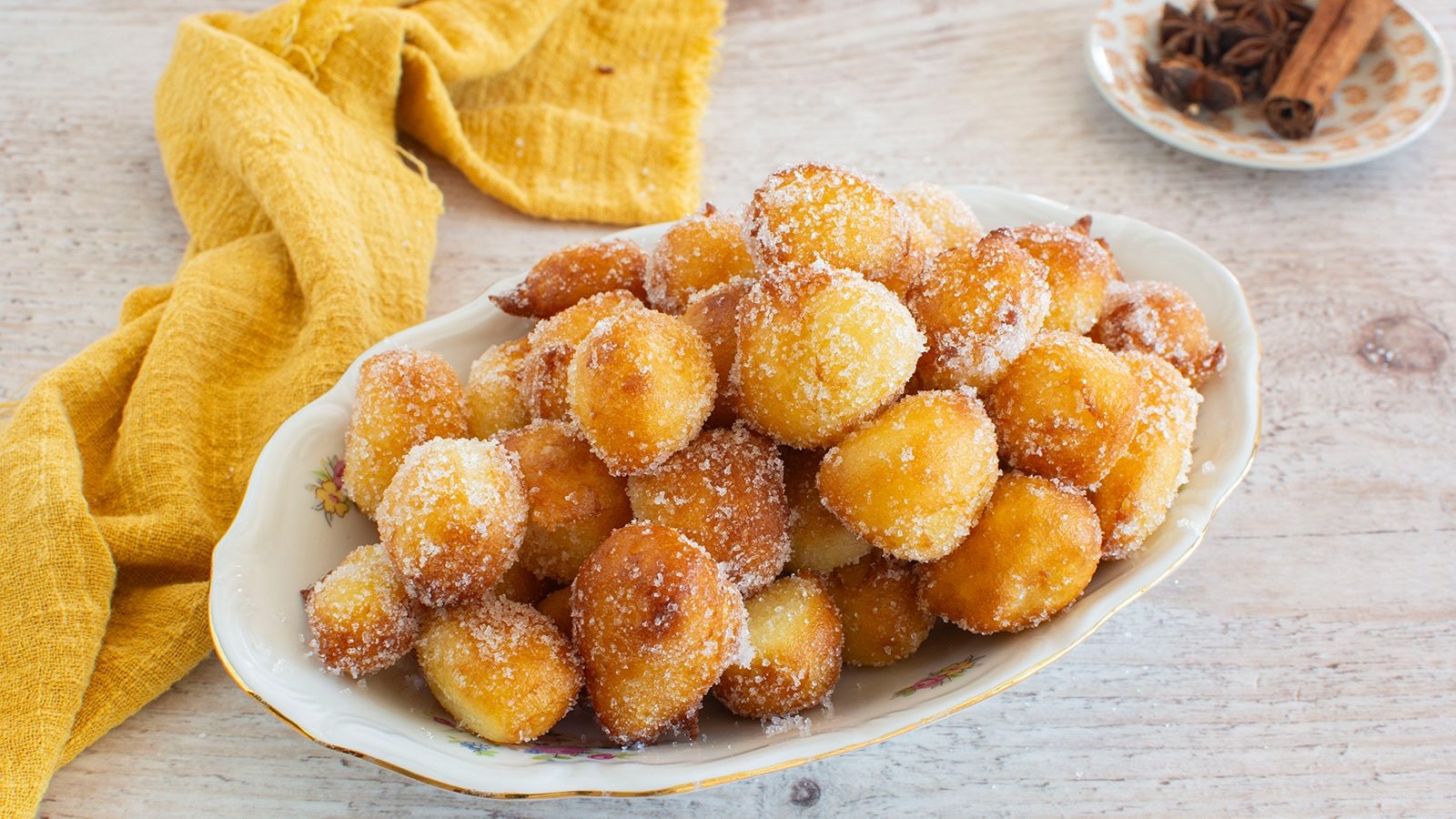 Buñuelos: la ricetta dei dolcetti fritti tipici spagnoli