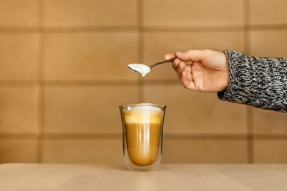 Come montare il latte a casa: metodi e consigli