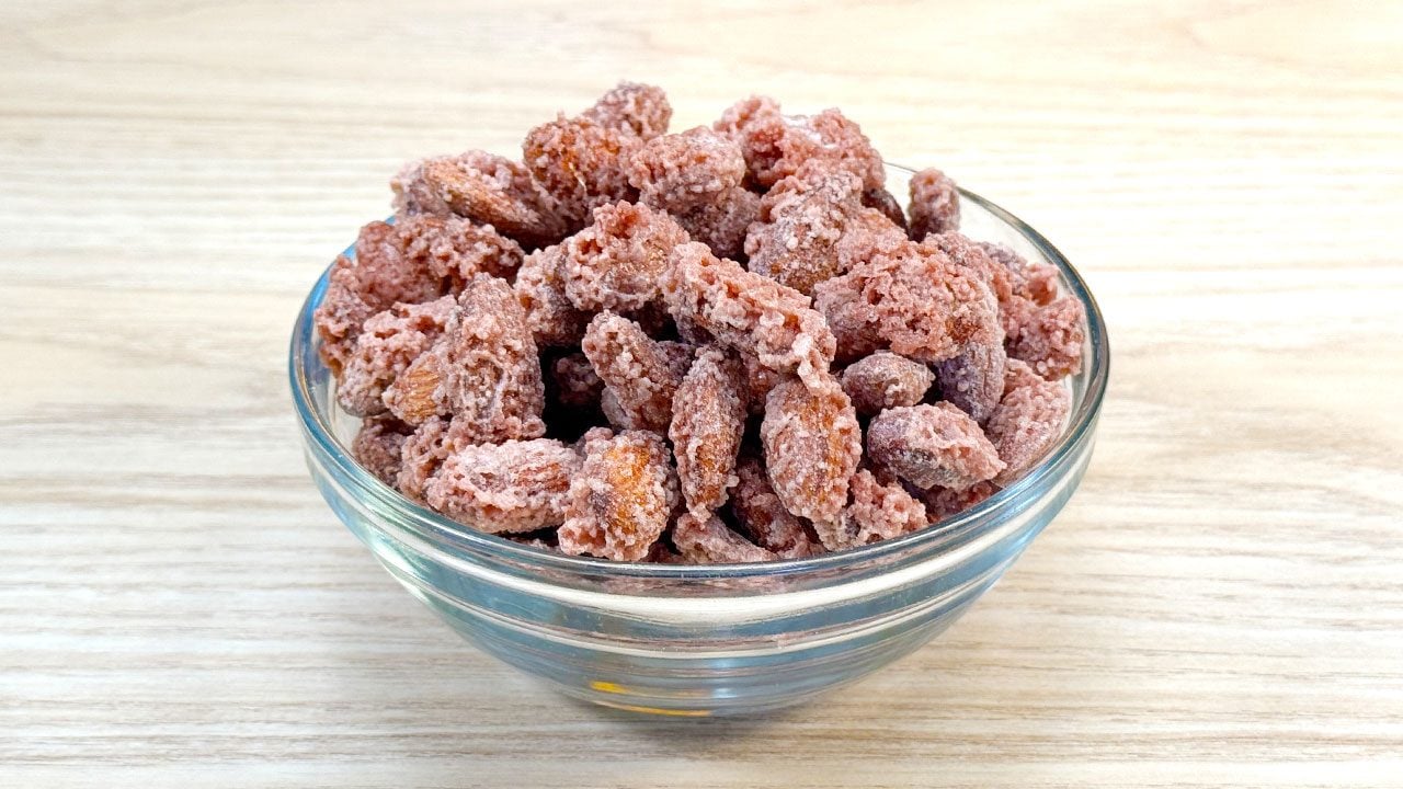 Mandorle pralinate: la ricetta facilissima per farle in casa con soli 3 ingredienti