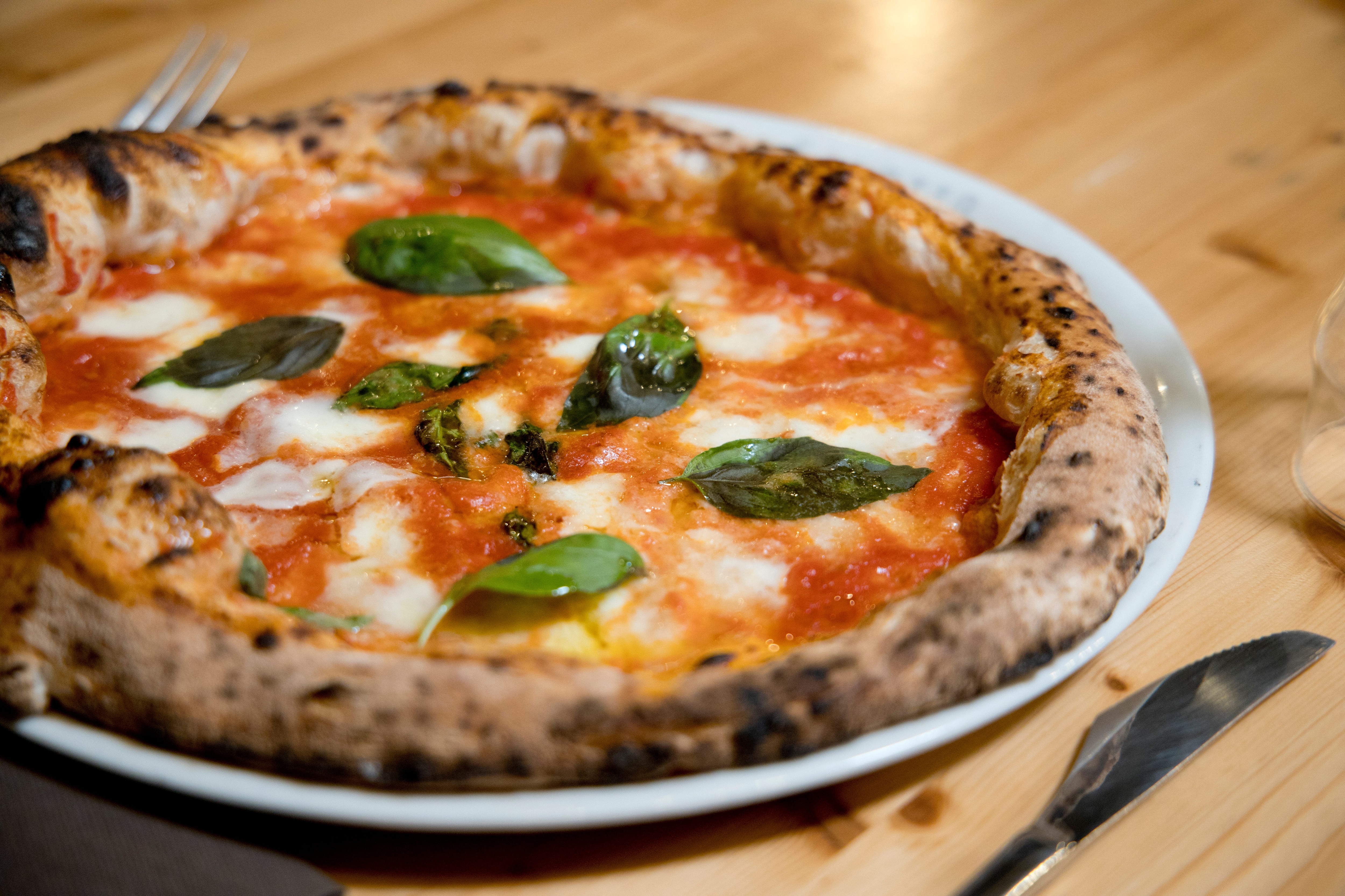 Quanto deve costare una pizza margherita? A rispondere sono quattro esperti pizzaioli