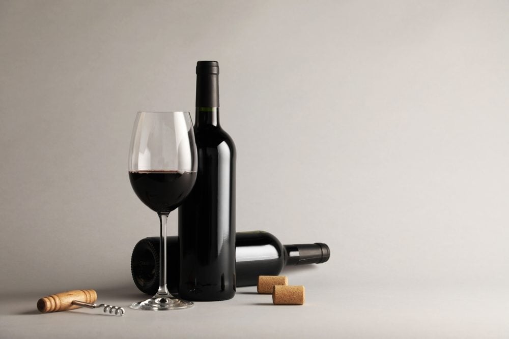 Quanto dura una bottiglia di vino aperta? Tempistiche per rossi, bianchi e spumanti