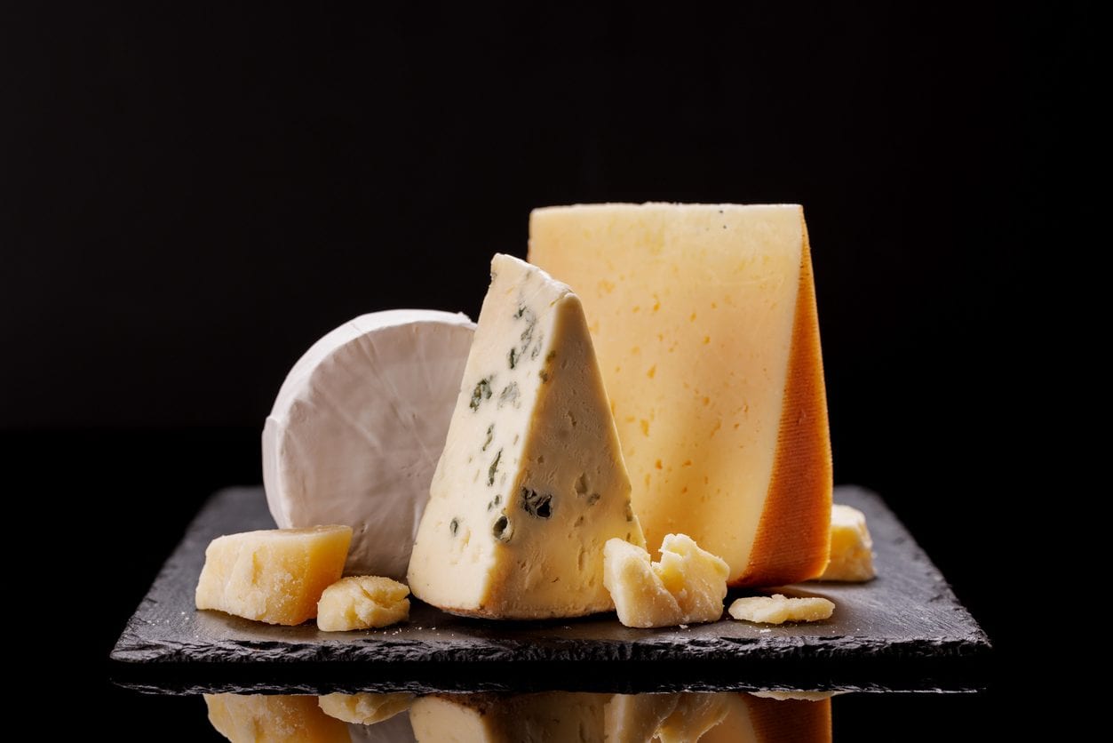 Il ruolo inaspettato dei formaggi grassi contro la demenza: cosa dice un nuovo studio