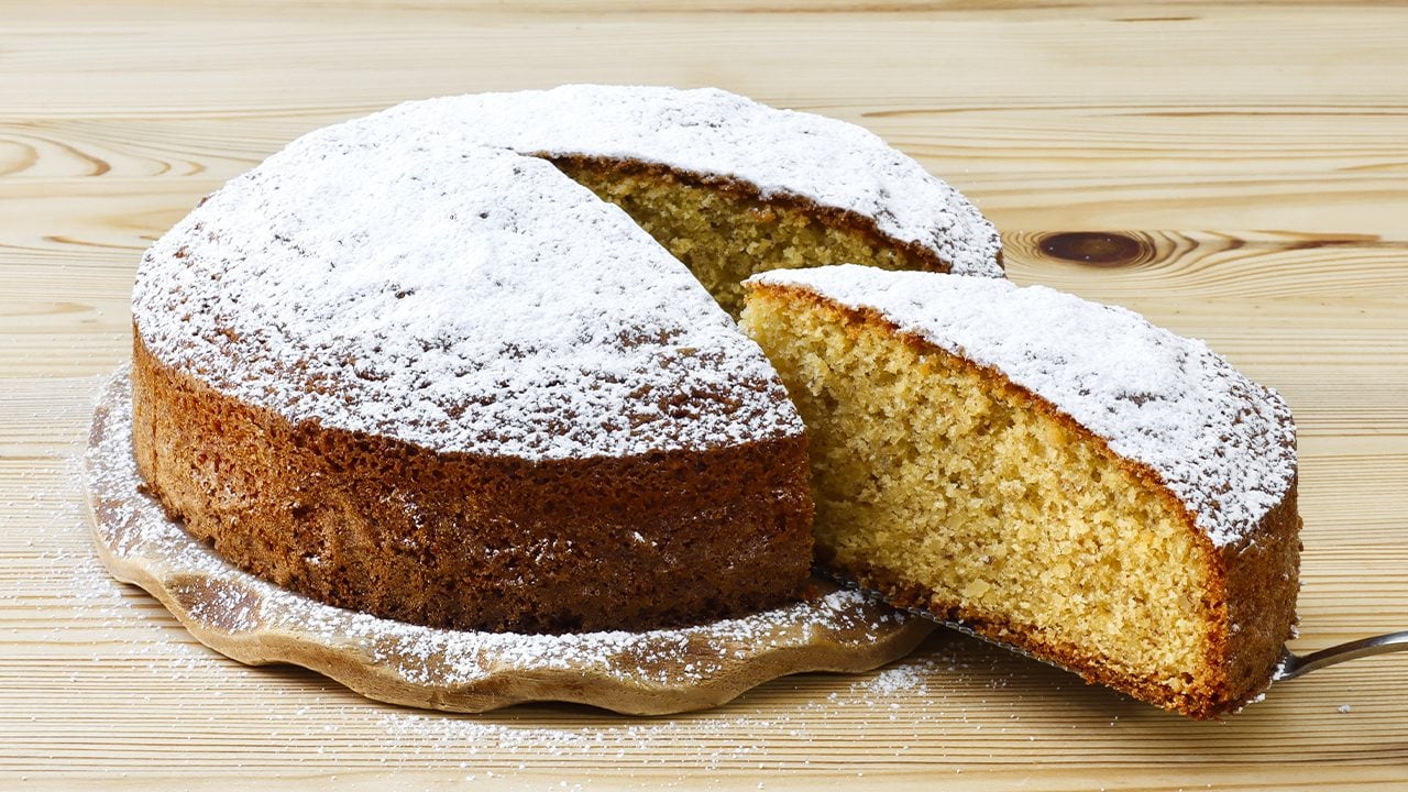 Torta di mandorle: la ricetta facilissima del dolce pronto in pochi minuti