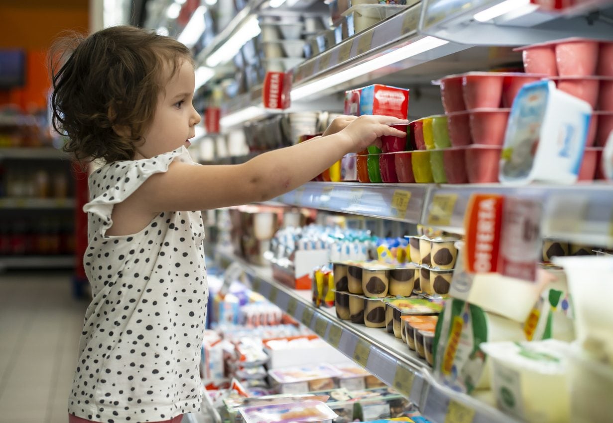 Yogurt o formaggini alla frutta per bambini, il confronto nutrizionale