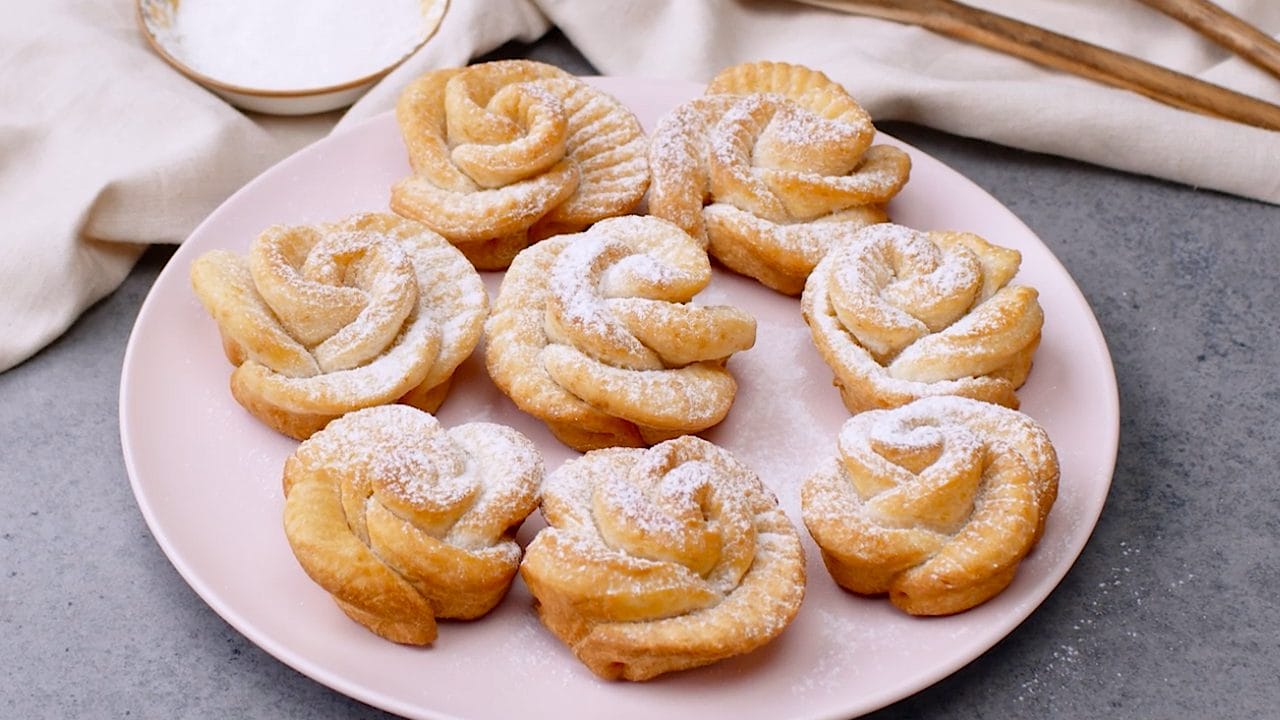 Roselline fritte: la ricetta dei dolcetti sfiziosi e originali