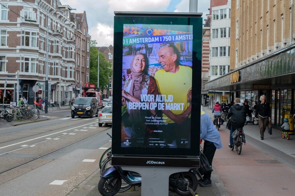 Amsterdam vieta la pubblicità della carne negli spazi pubblici