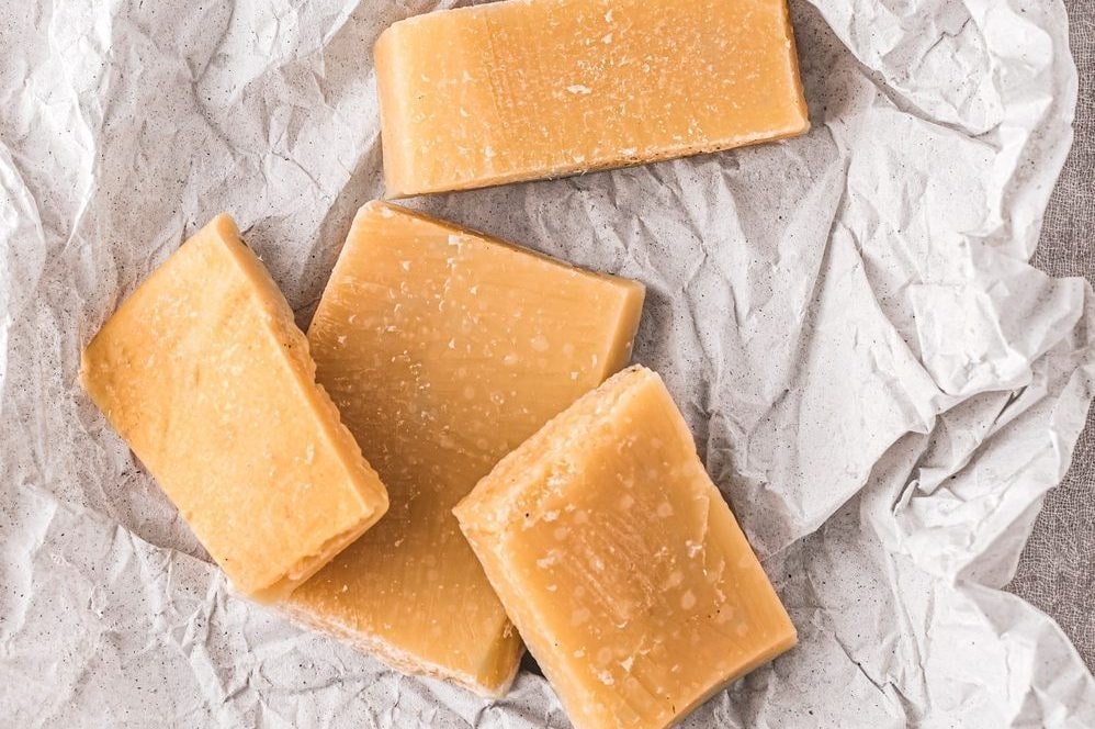 Come riutilizzare le croste dei formaggi: 8 idee di riciclo