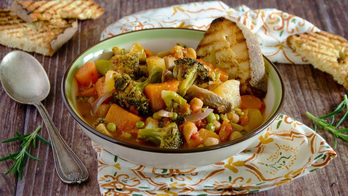 Gulash di verdure vegano