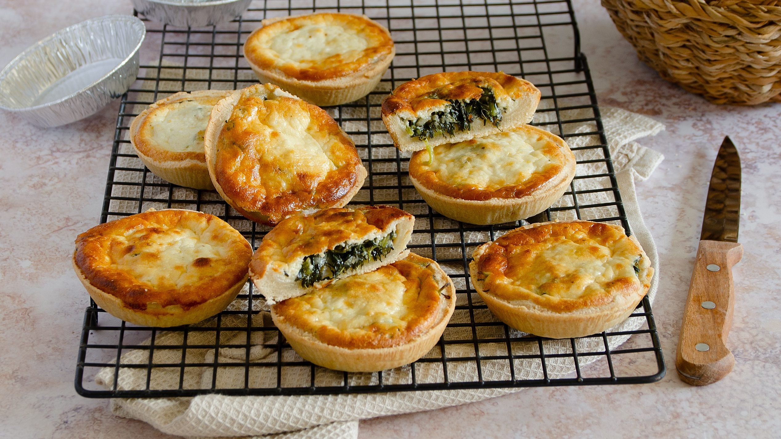 Tortini salati con agretti: la ricetta dell'antipasto primaverile semplice e gustoso