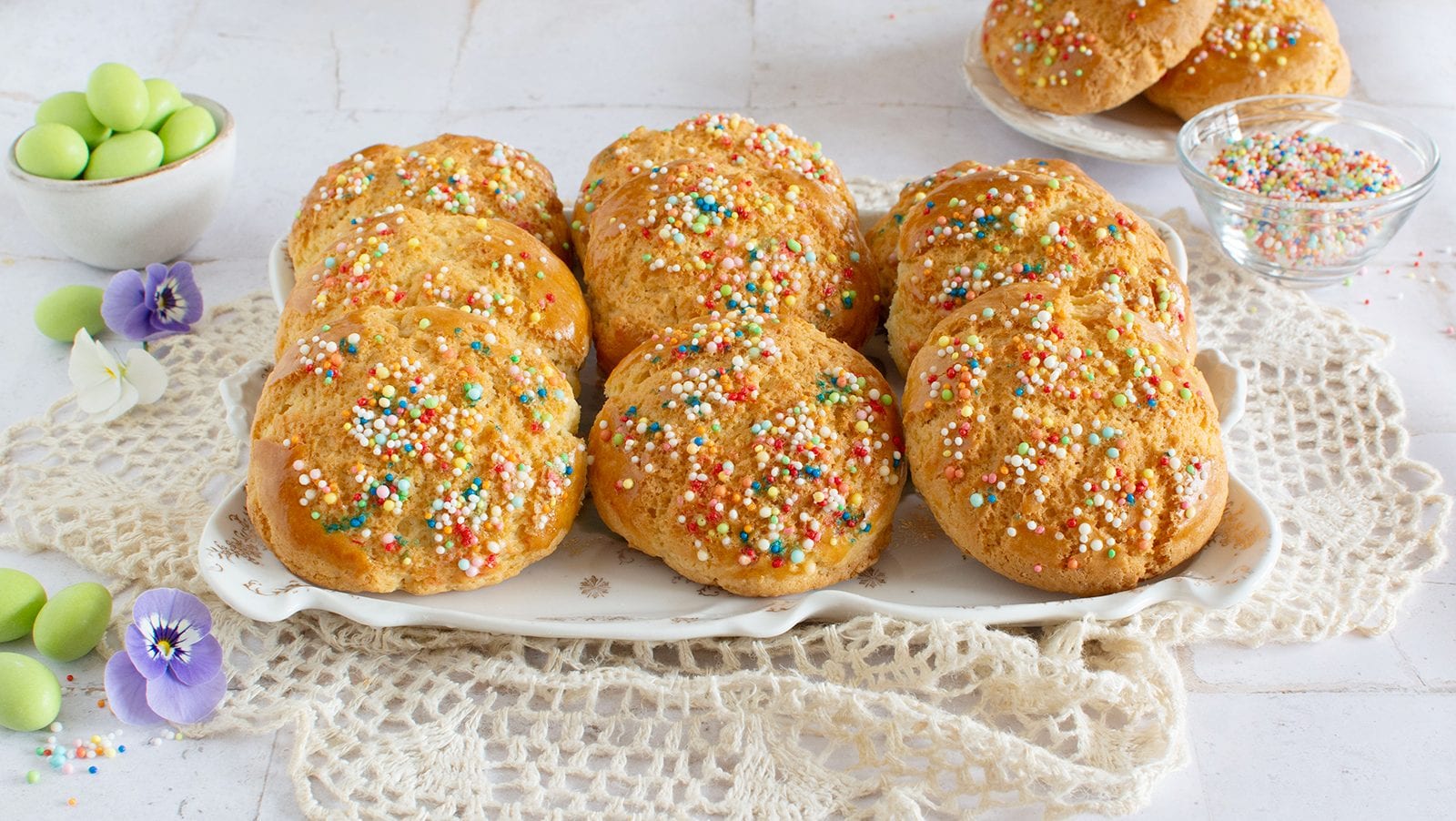 Biscotti di Pasqua: la ricetta dei dolcetti golosi e colorati perfetti per le feste