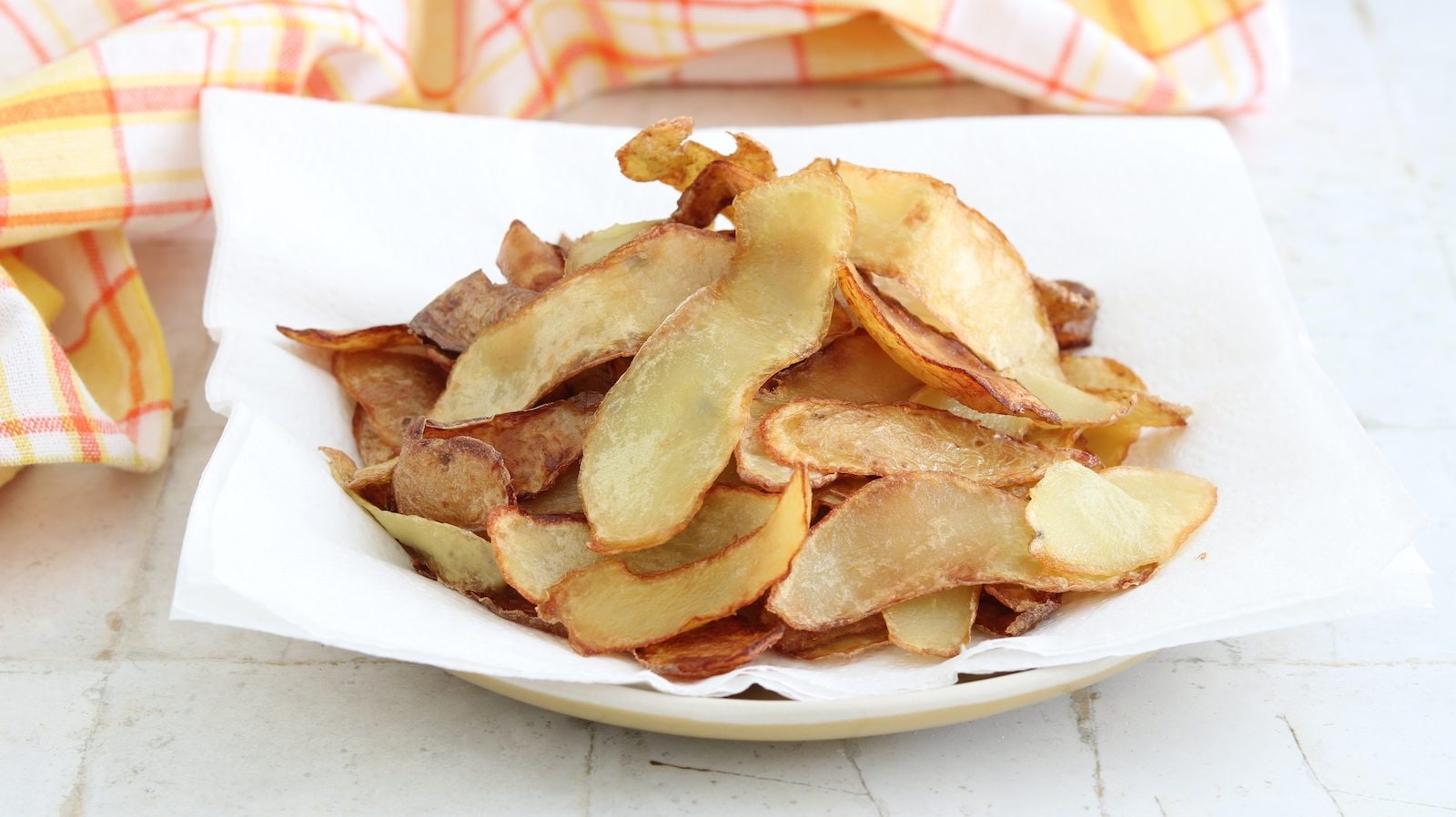 Bucce di patate fritte: la ricetta sfiziosa e anti-spreco