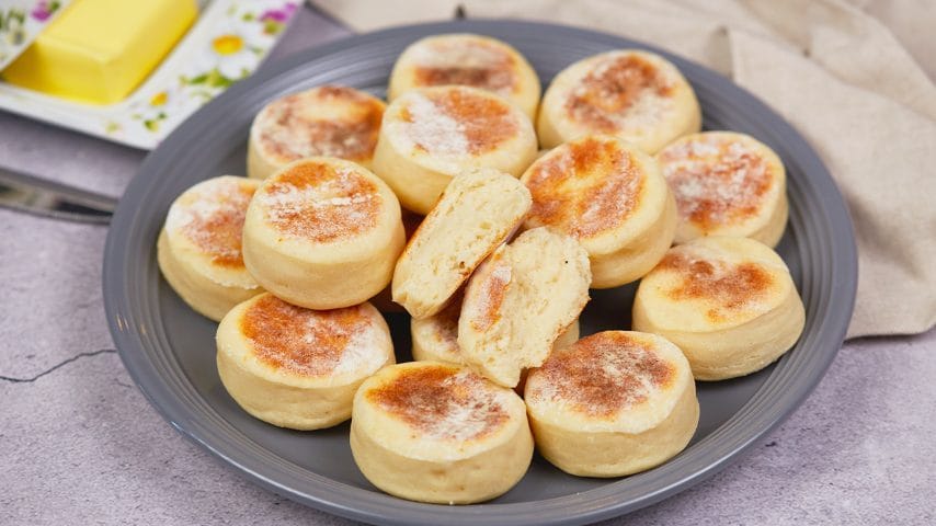 Focaccine al latte in padella: la ricetta veloce a lievitazione istantanea