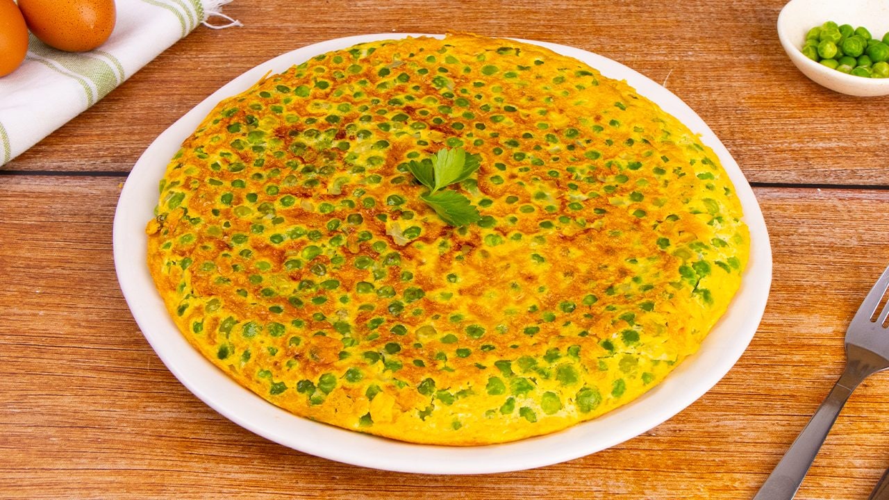 Frittata di piselli: la ricetta del secondo piatto semplice e veloce