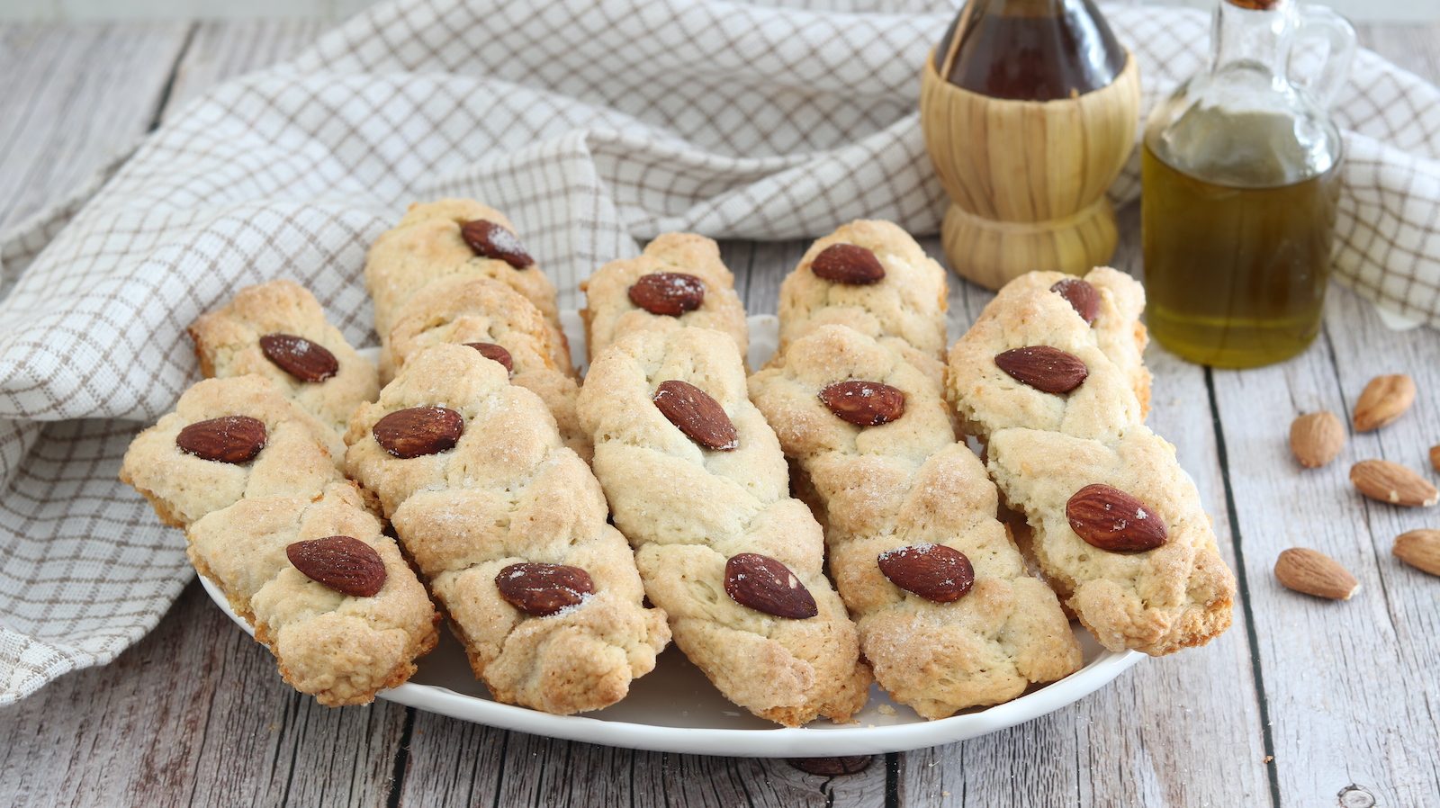 Intorchiate pugliesi alle mandorle