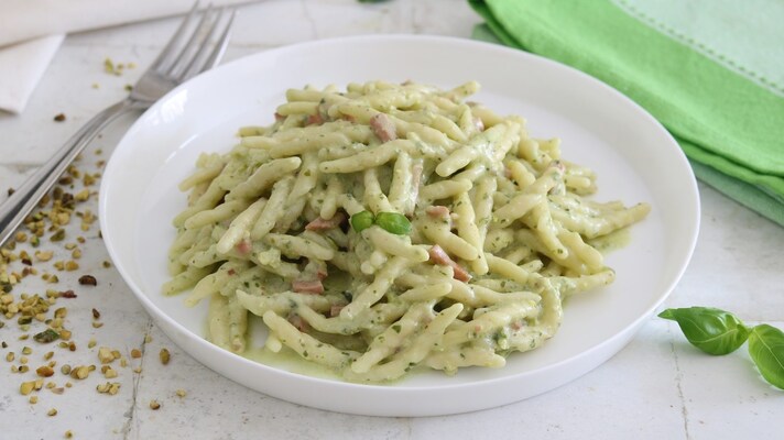 pasta-con-mortadella-e-pistacchi
