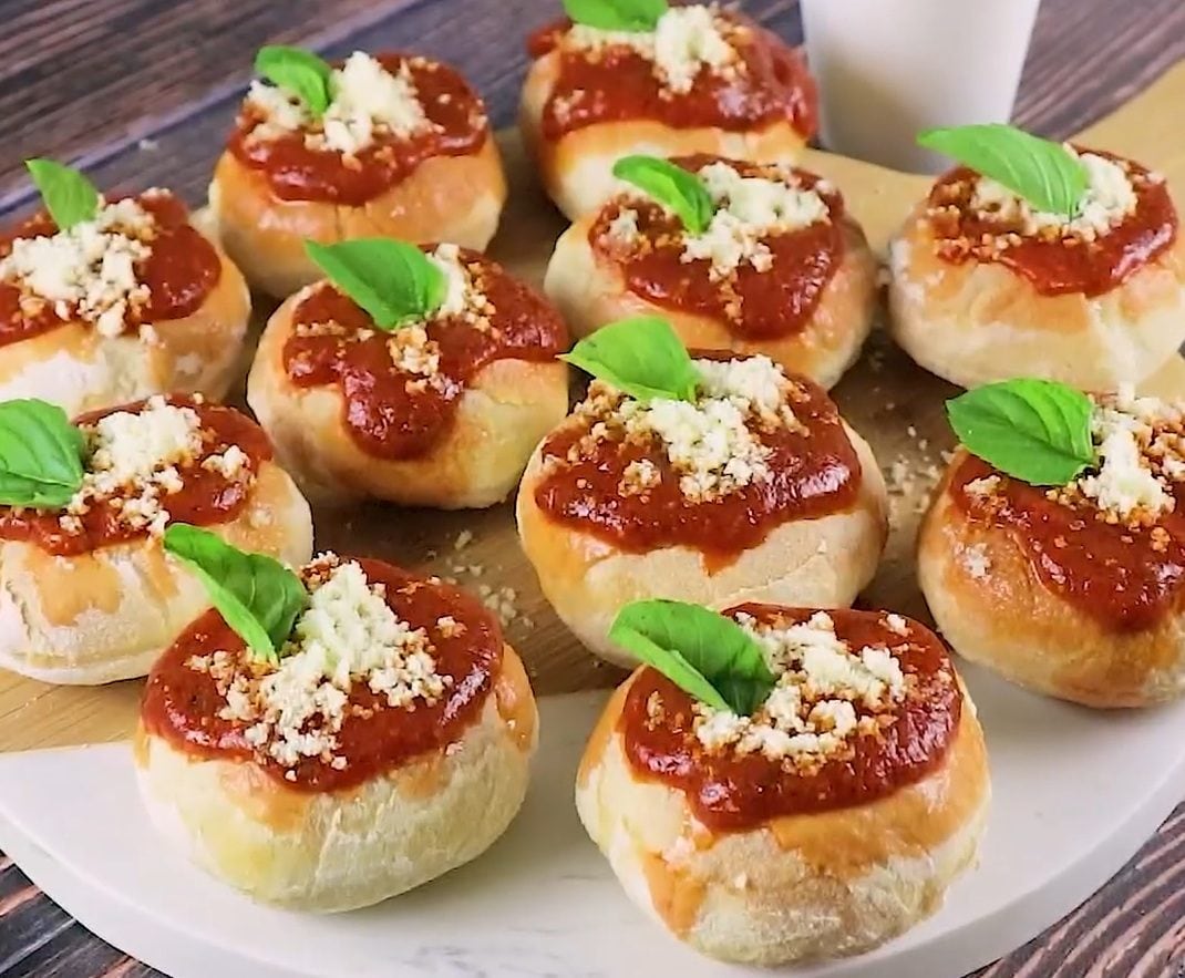 Pizzette in friggitrice ad aria: la ricetta facile e sfiziosa