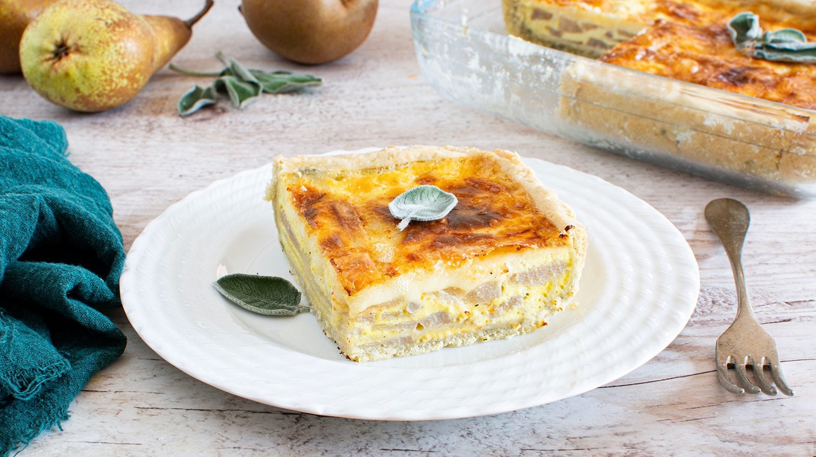 Quiche alle pere: la ricetta con salvia e fontina