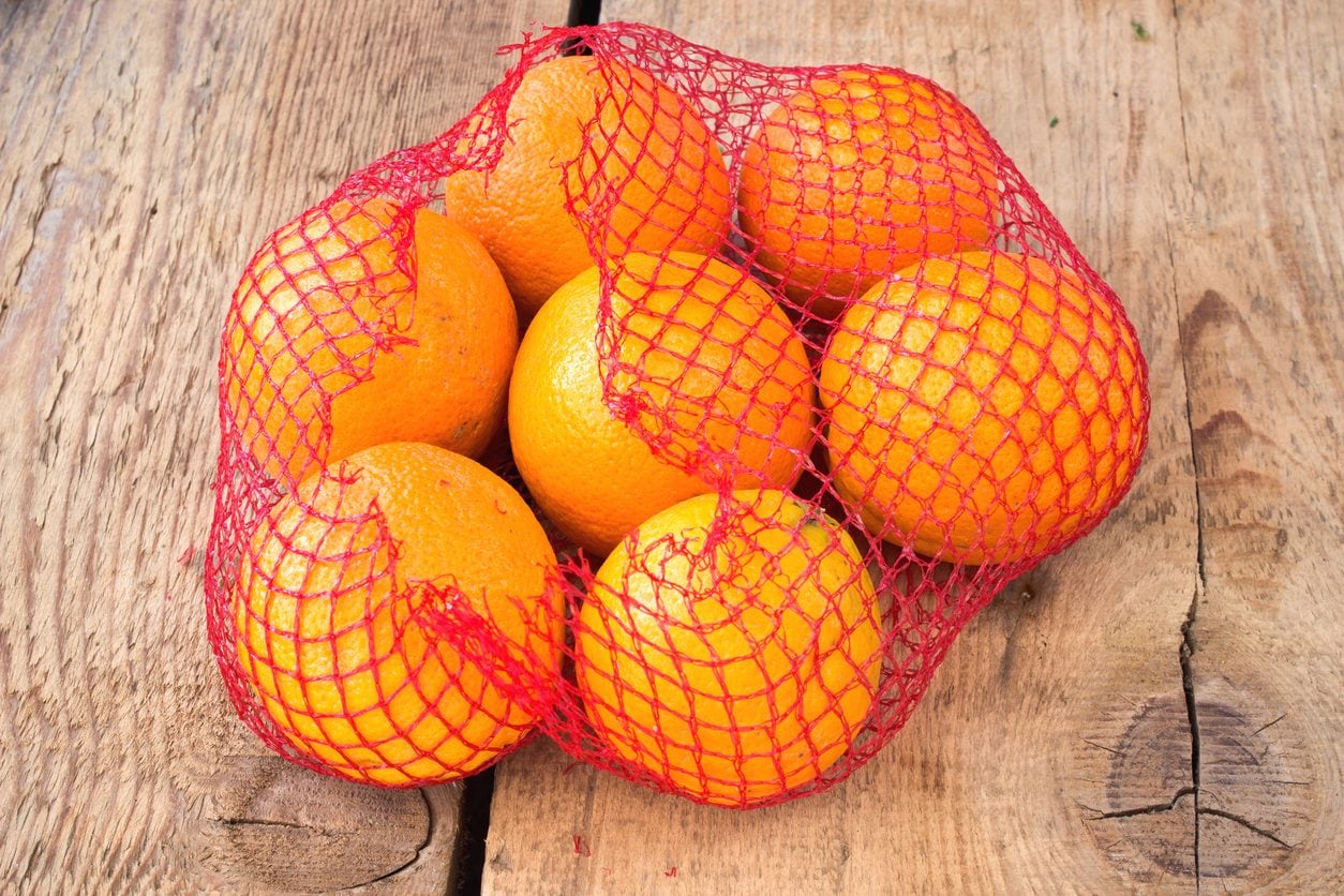 Come riutilizzare le retine della frutta: 6 idee di riciclo