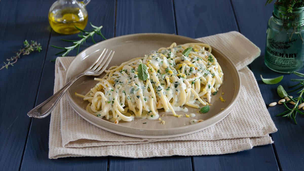 Pasta alle erbe aromatiche