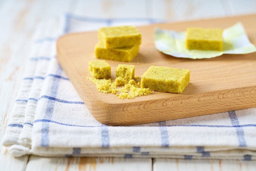 Dadi vegetali in commercio: poche verdure e tanto sale. L'analisi (e la classifica) del Fatto Alimentare